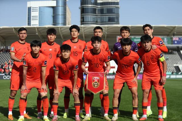 U23国足今日启程飞赴吉达，备战对阵乌兹别克斯坦的比赛